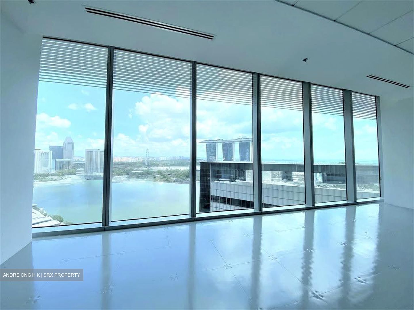 Ocean Financial Centre (D1), Office #638101371